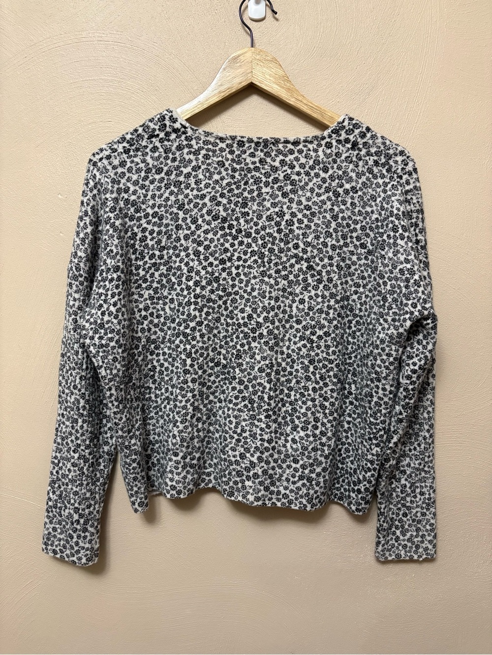 Madewell Vintage Ditsy Cameron Ribbed Cardigan Sweater in Coziest Yarn Medium - Picture 8 of 12